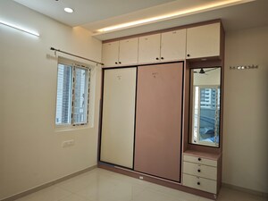 Room in 3 BHK Apartment at Rajapushpa Provincia, Narsingi – for Rent