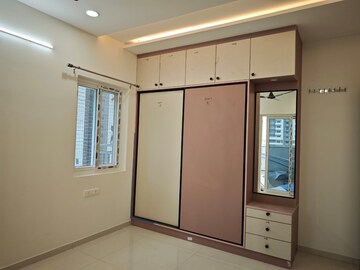 Room in 3 BHK Apartment at Rajapushpa Provincia, Narsingi – for Rent