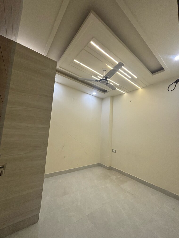 Room, dwarka mor 2 Bedroom 550 Sq.Ft. Builder Floor In Dwarka Mor Delhi 9438306