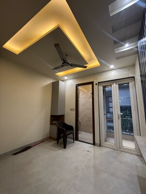 Room in 2 BHK Builder Floor at Dwarka Mor – for Rent