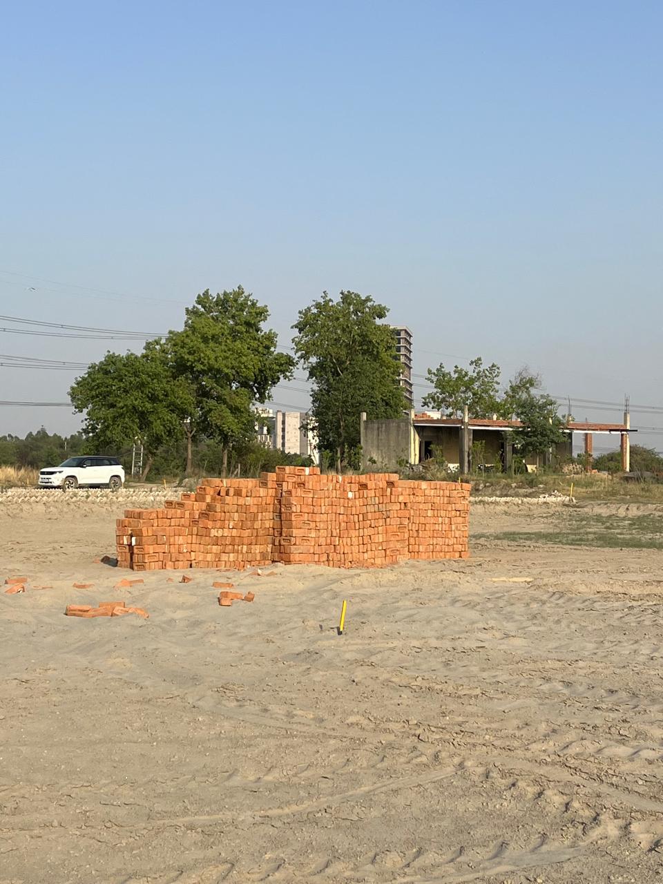 Plot For Sale in Apne Sapnon Ka Ghar Banae