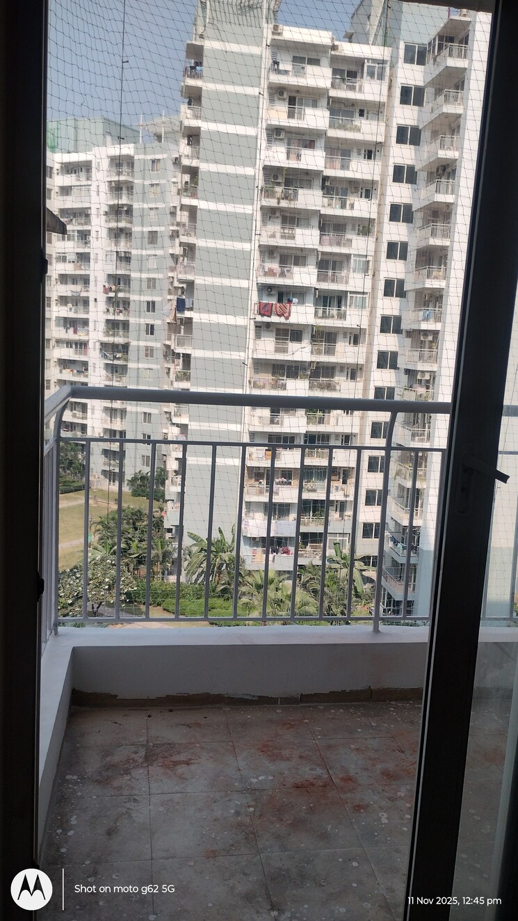 Balcony, chd-avenue-71 3.5 Bedroom 1725 Sq.Ft. Apartment In Sector 71 Gurgaon 9438535