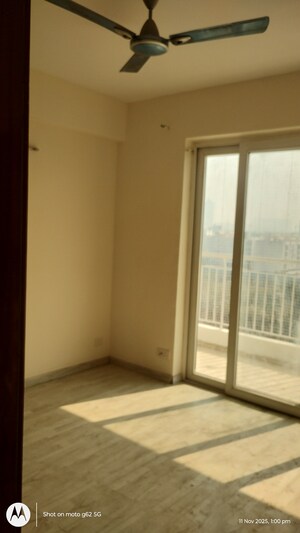 Room in 3.5 BHK Apartment at CHD Avenue 71, Sector 71 – for Rent