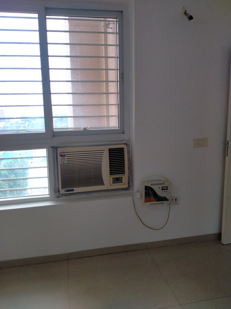 Room, tulip-violet 3 Bedroom 1578 Sq.Ft. Apartment In Sector 69 Gurgaon 9438528