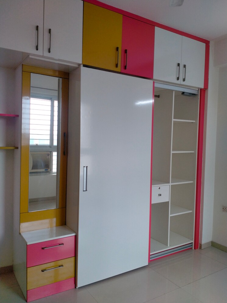 Room, tulip-violet 3 Bedroom 1578 Sq.Ft. Apartment In Sector 69 Gurgaon 9438528