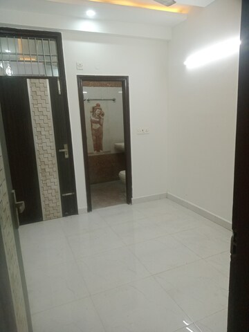 Room in 5 BHK Builder Floor at Silverglades The Ivy, Sector 28 – for Rent