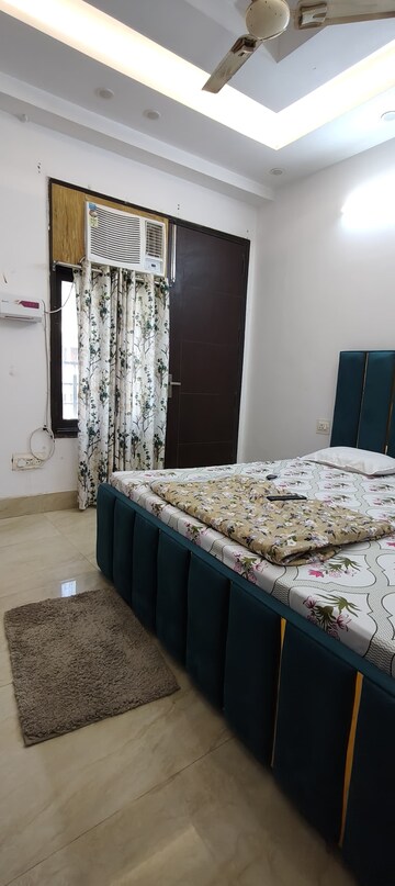 Bedroom in 1 BHK Builder Floor at Chattarpur – for Rent