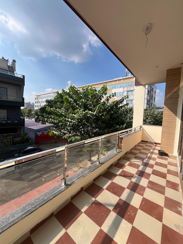 Balcony, parklands 3 Bedroom 254 Sq.Yd. Builder Floor In Sector 85 Faridabad 9438621