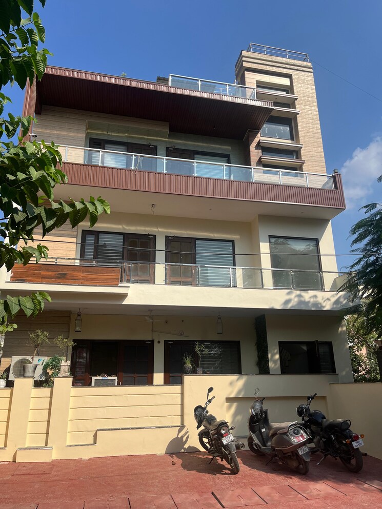 Exterior View, parklands 3 Bedroom 254 Sq.Yd. Builder Floor In Sector 85 Faridabad 9438621