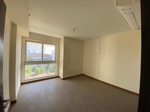 Room in 4 BHK Apartment at Ireo Skyon, Sector 60 – for Rent