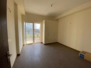 Room in 4 BHK Apartment at Ireo Skyon, Sector 60 – for Rent