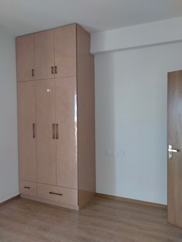 Room in 3 BHK Apartment at Tulip Yellow, Sector 69 – for Rent