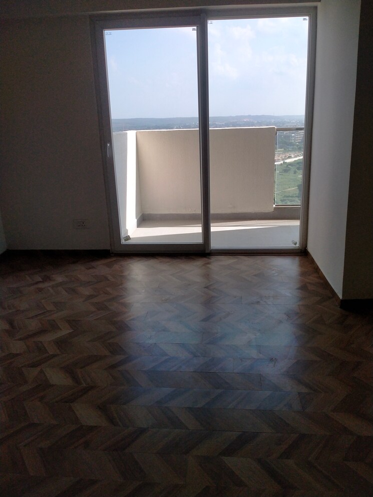 Room, tulip-yellow 3 Bedroom 1704 Sq.Ft. Apartment In Sector 69 Gurgaon 9438619