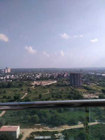 Plot Area in 3 BHK Apartment at Tulip Yellow, Sector 69 – for Rent