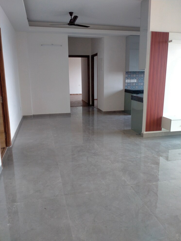 Room, tulip-yellow 3 Bedroom 1704 Sq.Ft. Apartment In Sector 69 Gurgaon 9438619