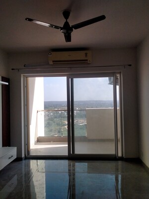 Room in 3 BHK Apartment at Tulip Yellow, Sector 69 – for Rent