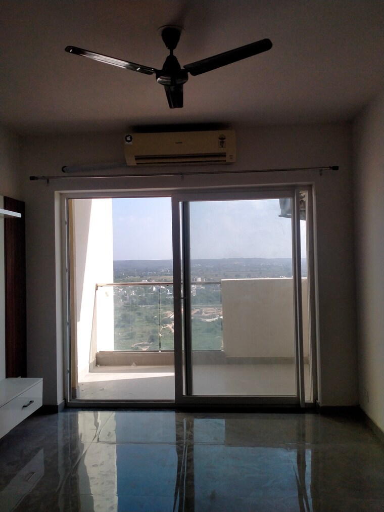 Room, tulip-yellow 3 Bedroom 1704 Sq.Ft. Apartment In Sector 69 Gurgaon 9438619