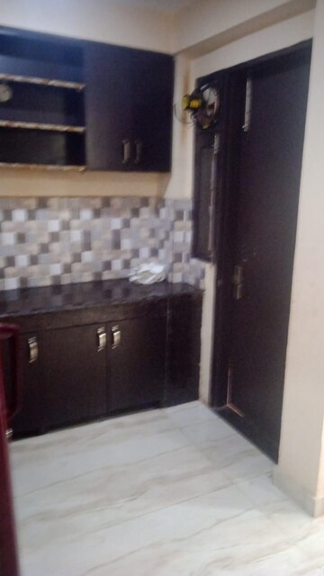 Kitchen in 1 BHK Builder Floor at RWA Residential Society, Sector 40 – for Rent