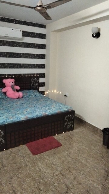 Bedroom in 1 BHK Builder Floor at RWA Residential Society, Sector 40 – for Rent