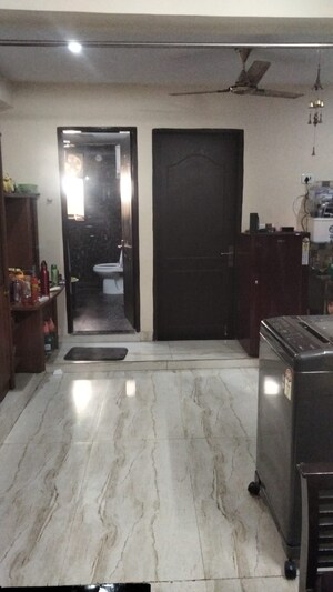 Kitchen in 1 BHK Builder Floor at RWA Residential Society, Sector 40 – for Rent