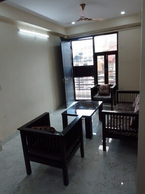 Living Room in 1 BHK Builder Floor at RWA Residential Society, Sector 40 – for Rent
