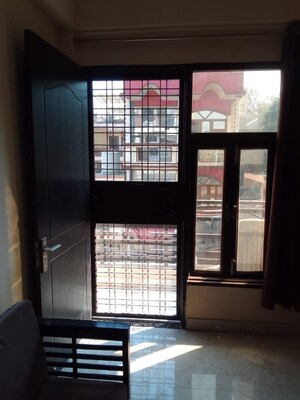 Room in 1 BHK Builder Floor at RWA Residential Society, Sector 40 – for Rent