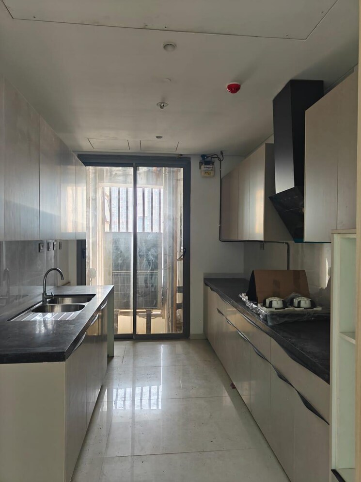 Kitchen, rustomjee-crown 4 Bedroom 2190 Sq.Ft. Apartment In Prabhadevi Mumbai 9438623