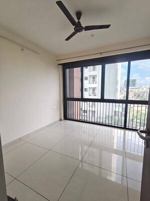 Room in 2 BHK Apartment at Duville Riverdale Heights, Kharadi – for Rent