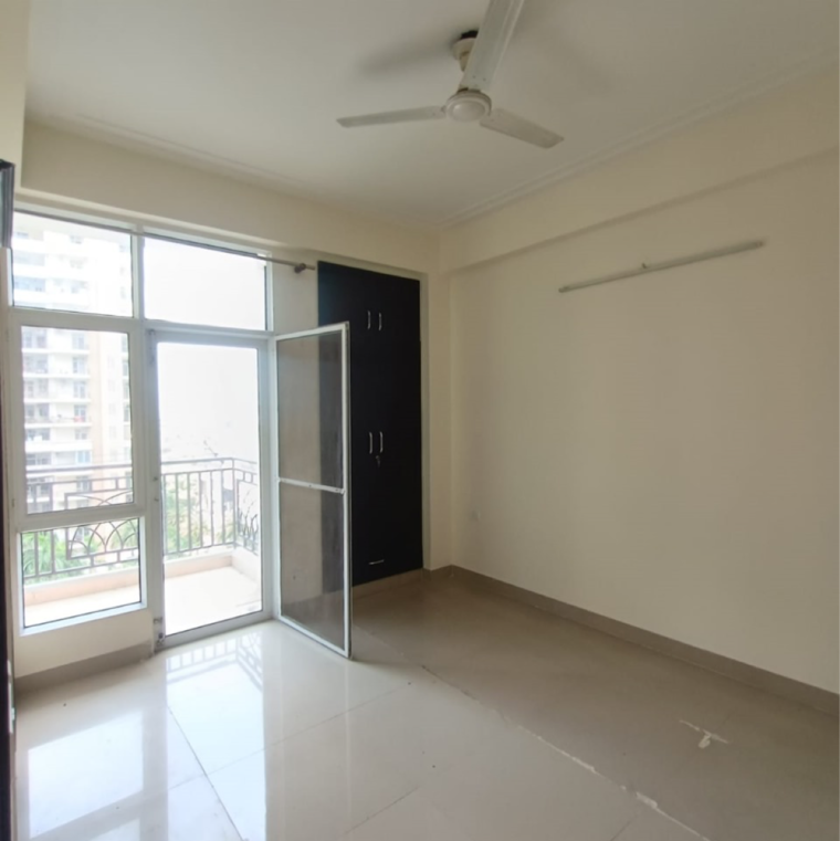 Room, sector 74 3 Bedroom 1295 Sq.Ft. Apartment In Sector 74 Noida 9438790