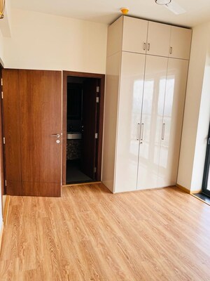 Room in 4 BHK Apartment at Conscient Heritage One, Sector 62 – for Rent