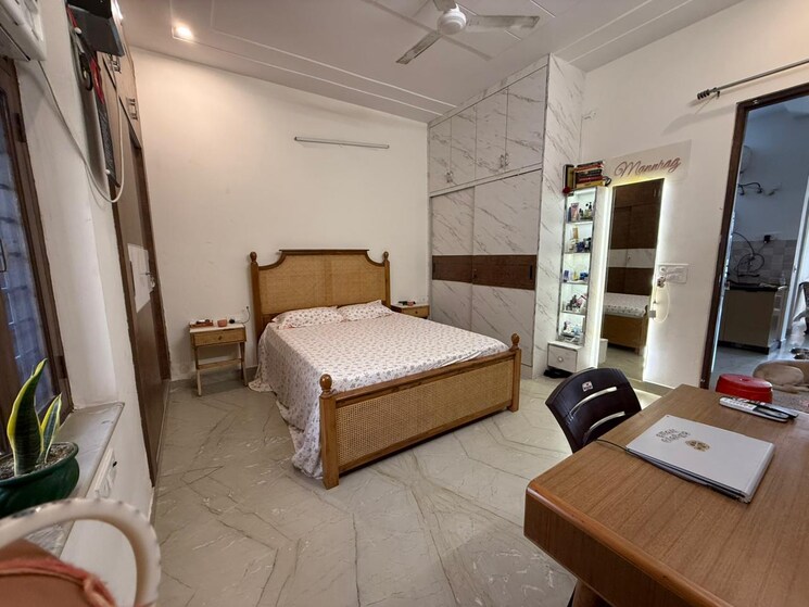 Living Room, sector 9 3 Bedroom 204 Sq.Yd. Builder Floor In Sector 9 Gurgaon 9438906