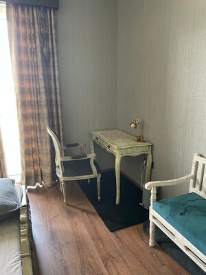 Team Area in 3 BHK Apartment at Emaar Emerald Floors Premier, Sector 65 – for Rent