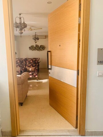 Bathroom in 4 BHK Apartment at Emaar Emerald Floors Premier, Sector 65 – for Rent