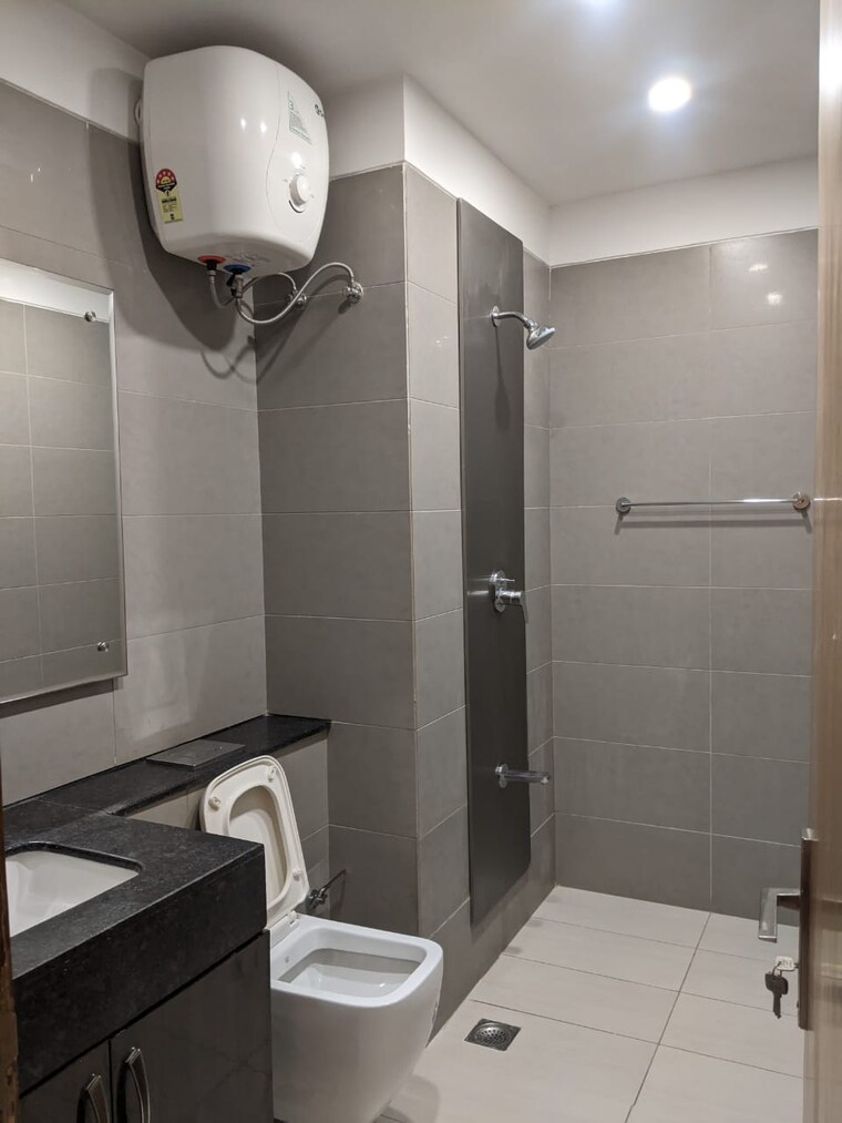 Bathroom, emaar-emerald-floors-premier 4 Bedroom 2000 Sq.Ft. Apartment In Sector 65 Gurgaon 9439055