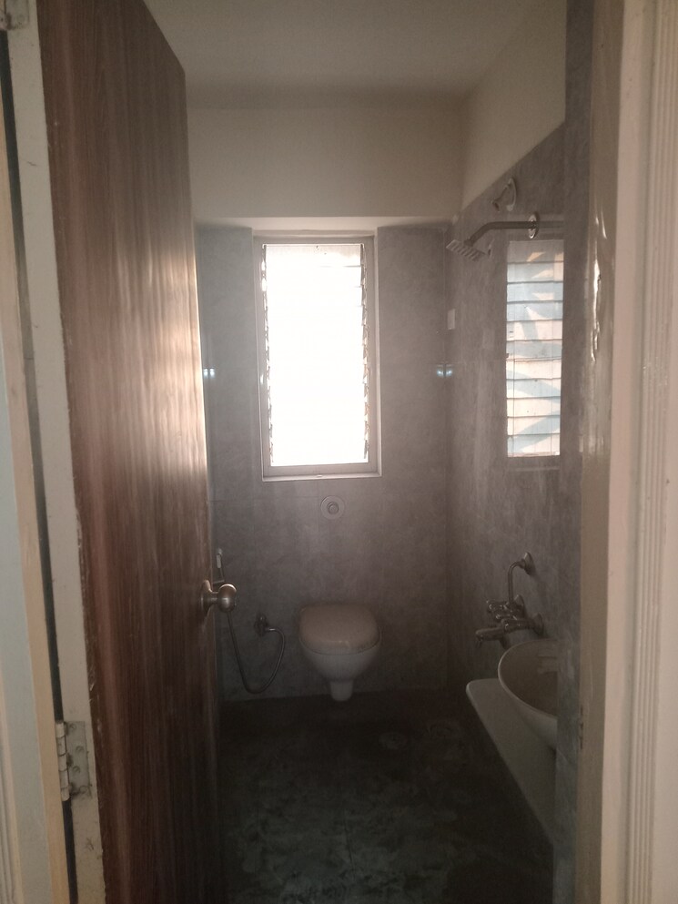 Bathroom, bharat-ecovistas 2 Bedroom 503 Sq.Ft. Apartment In Shilphata Thane 9439075