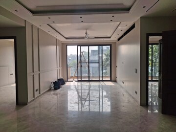 Room in 4 BHK Builder Floor at Green Park – for Sale