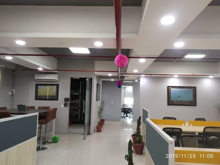 Team Area, vijay nagar Commercial Office Space 1655 Sq.Ft. In Vijay Nagar Indore 9439085
