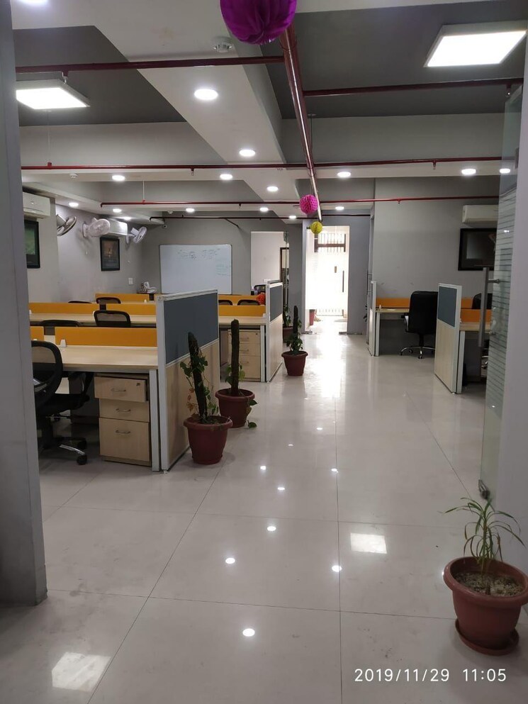 Team Area, vijay nagar Commercial Office Space 1655 Sq.Ft. In Vijay Nagar Indore 9439085