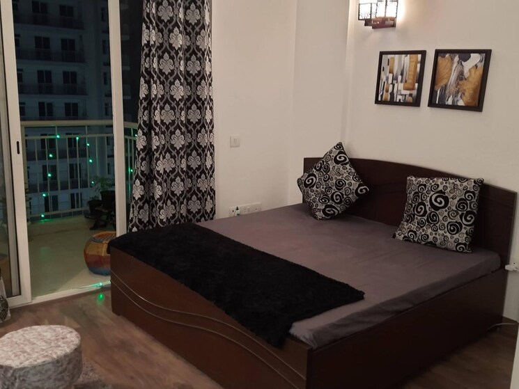 Living Room, dlf-regal-gardens 3 Bedroom 1702 Sq.Ft. Apartment In Sector 90 Gurgaon 9439147