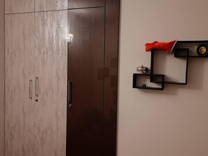 Furnished Amenities in 3 BHK Apartment at DLF Regal Gardens, Sector 90 – for Rent