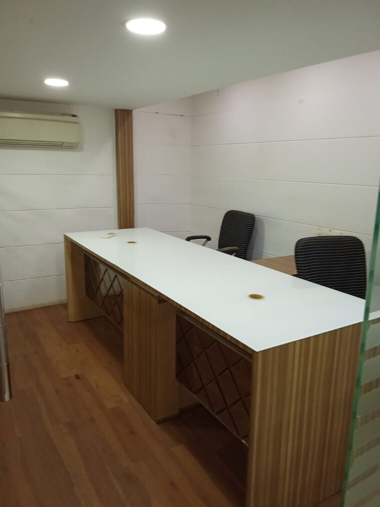 Team Area, maplle-morya-classic Commercial Office Space 1400 Sq.Ft. In Andheri West Mumbai 9439256