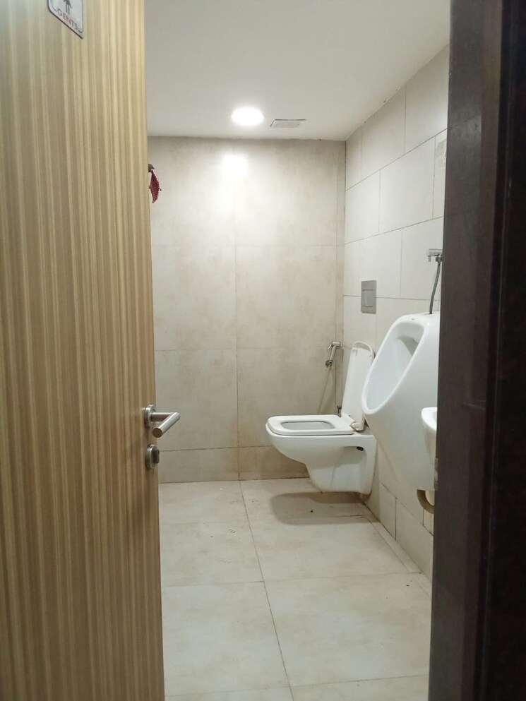 Bathroom, maplle-morya-classic Commercial Office Space 1400 Sq.Ft. In Andheri West Mumbai 9439256