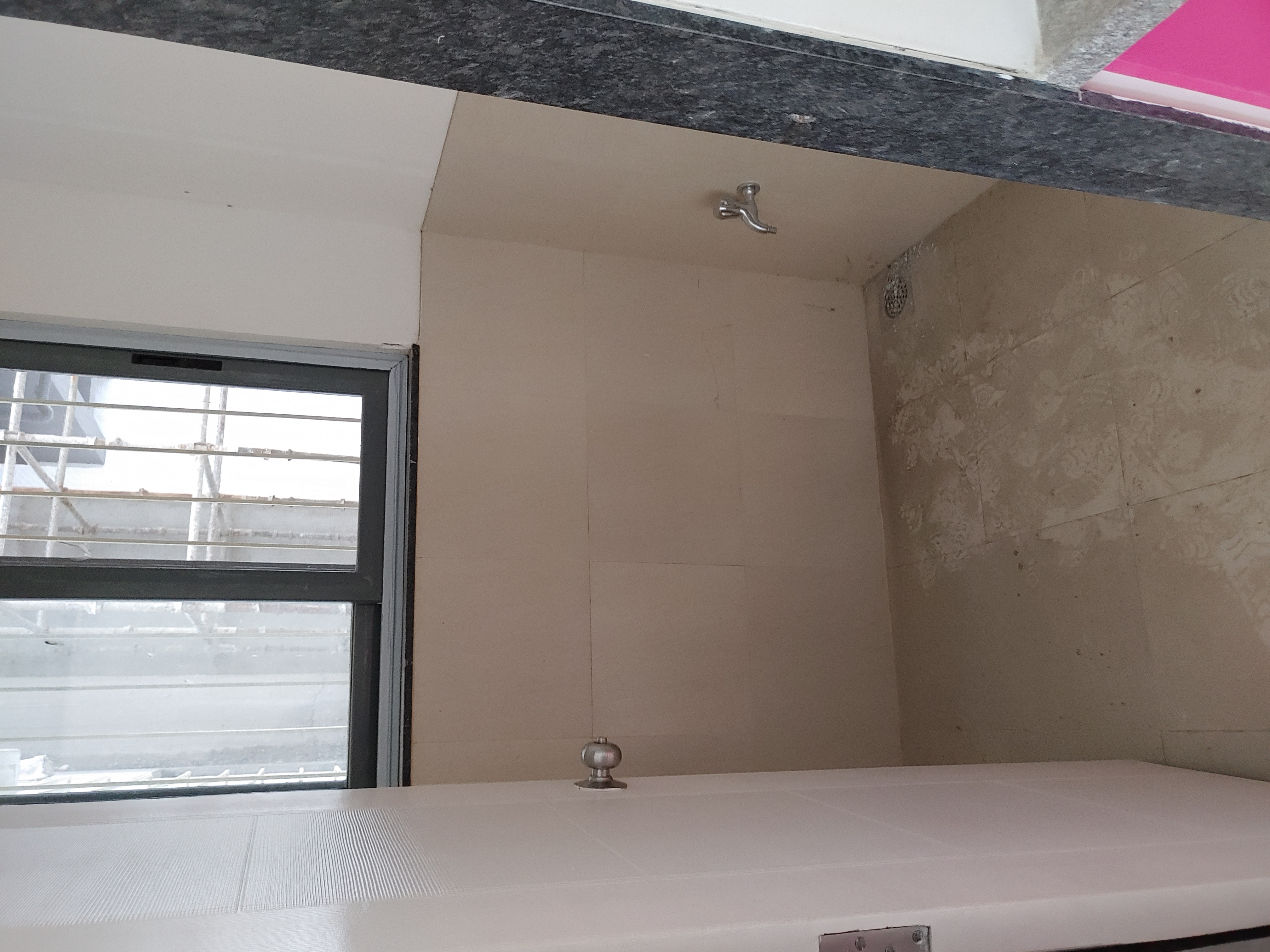 Room in 2 BHK Apartment at Rohan Madhuban, Bavdhan – for Rent