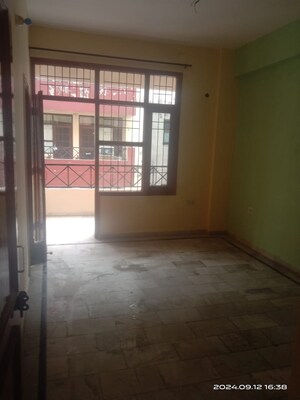 Room in 2 BHK Apartment at Raglan Gulmohar City, Central Derabassi – for Rent