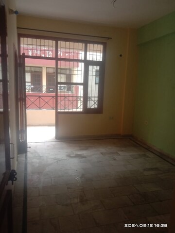 Room in 2 BHK Apartment at Raglan Gulmohar City, Central Derabassi – for Rent