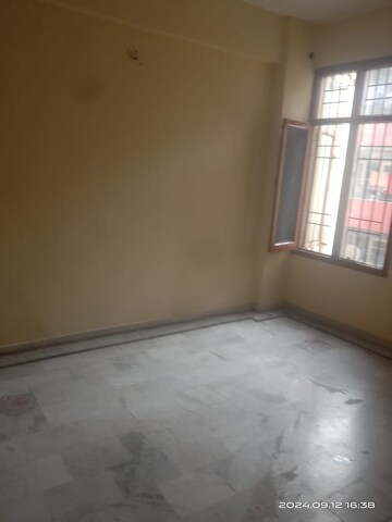 Room in 2 BHK Apartment at Raglan Gulmohar City, Central Derabassi – for Rent