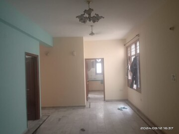 Room in 2 BHK Apartment at Raglan Gulmohar City, Central Derabassi – for Rent