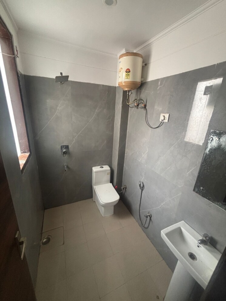 Team Area, dlf-cyber-city 1 RK 510 Sq.Ft. Apartment In Sector 24 Gurgaon 9439240