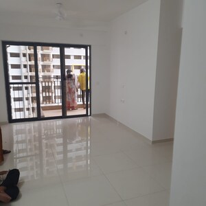 Room in 1 BHK Apartment at Amanora Gold Towers, Hadapsar – for Rent