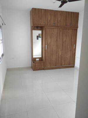 Room in 2.5 BHK Apartment at Prestige Gulmohar, Horamavu – for Rent